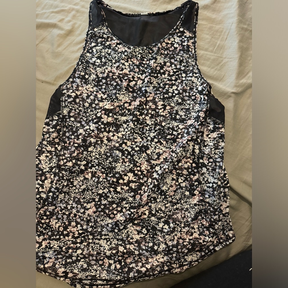 Lululemon tank top size 6